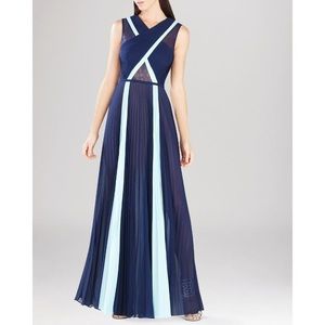 BCBGMAXAZRIA Contrast Caia Gown
